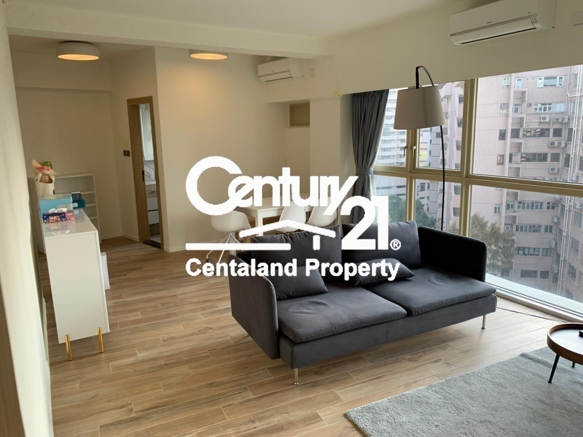 St. Joan Court - Trung Bán Sơn