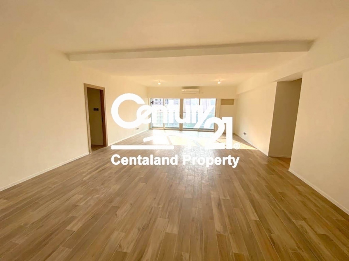 St. Joan Court - Trung Bán Sơn