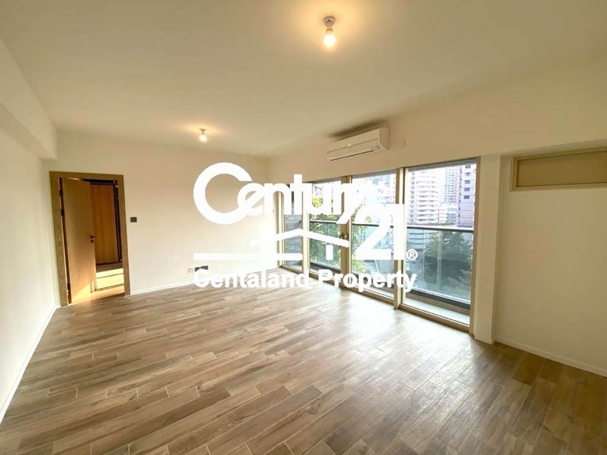 St. Joan Court - Trung Bán Sơn